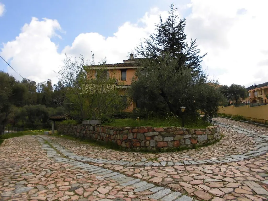 Casa Vacanze Villa Lucheria Loceri Italy
